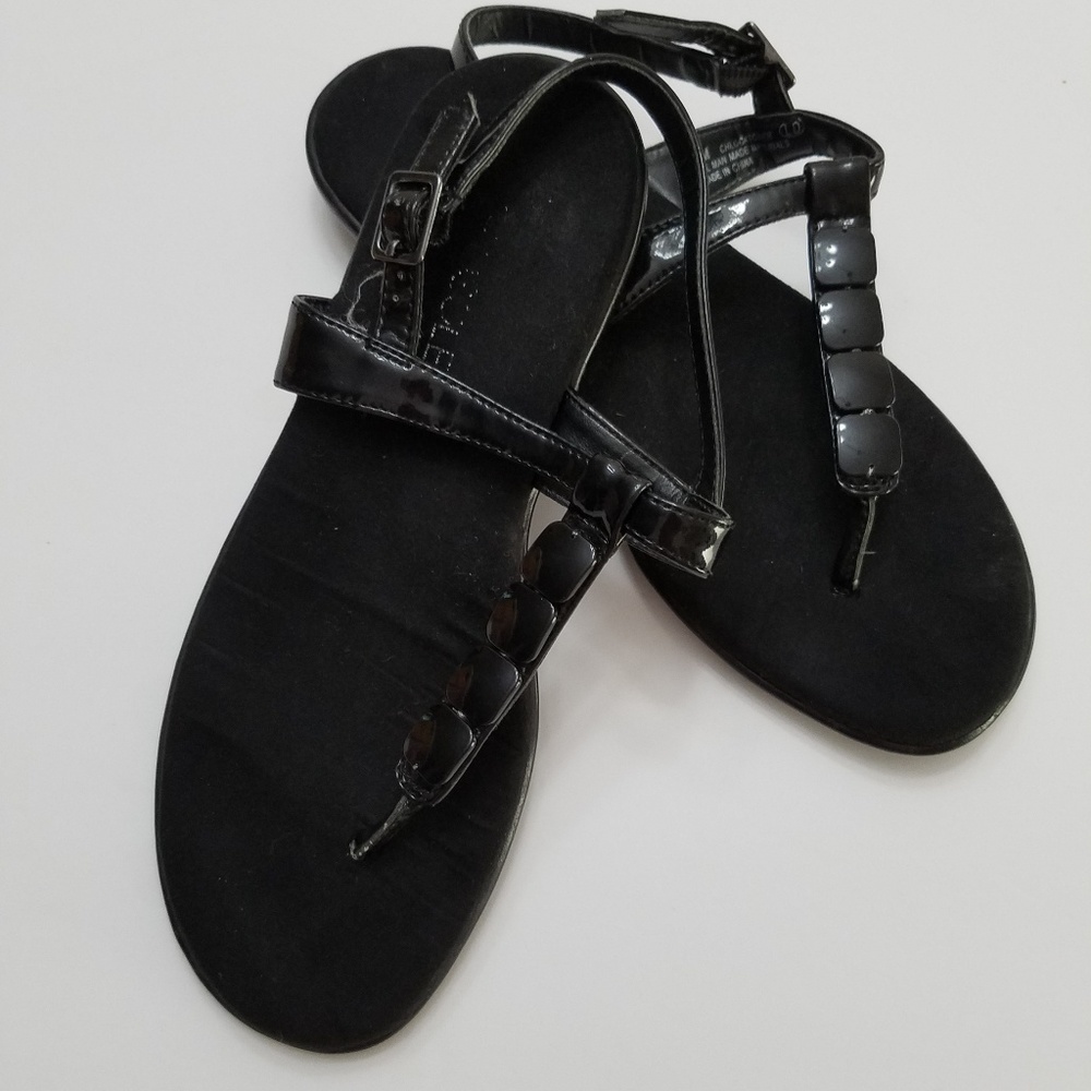 Aerosoles patent flat leather thong sandals size 5